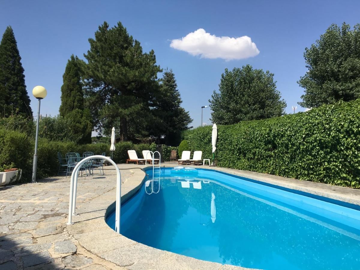 Villa Aurelia - Casa De Campo Con Jardin Y Piscina Entre Madrid Y Segovia Ortigosa del Monte Exterior foto